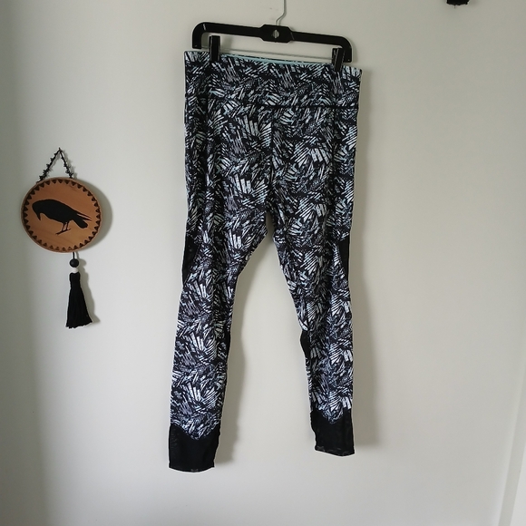 Mountain Warehouse Highwaisted Patterned Leggings With Breathable Mesh - Picture 6 of 11